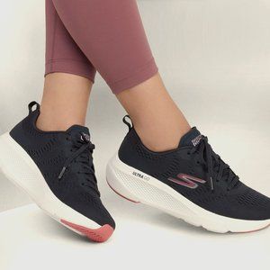 BRAND NEW - WOMEN'S Skechers GO RUN Elevate